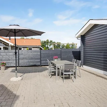 Lovely In Sjolund With Kitchen * Hejls